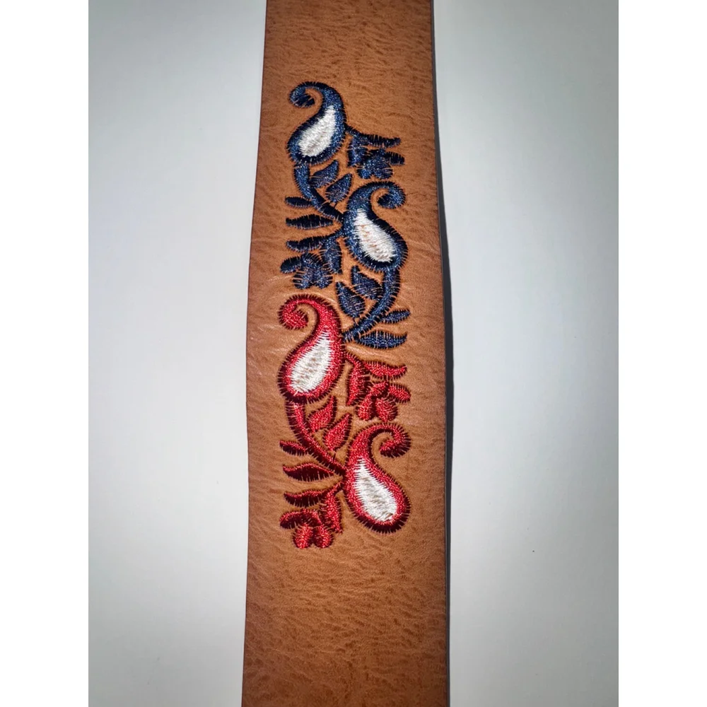 🌷 Red, White and Blue Paisley Embroidered Belt - Size 9
